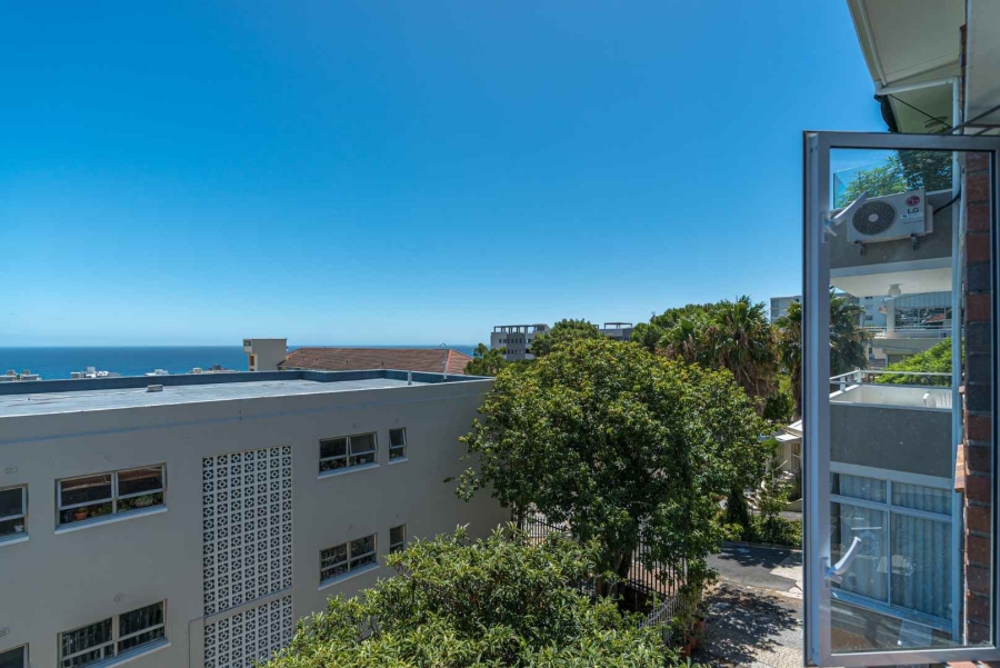 2 Bedroom Property for Sale in Sea Point Western Cape